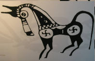 Dibujo de caballo celtíbero con la suástica ibérica.
